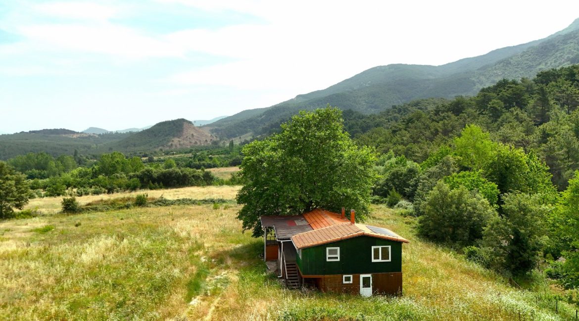 Bayramiç'te Satılık 27.343 m² Çiftlik Evi