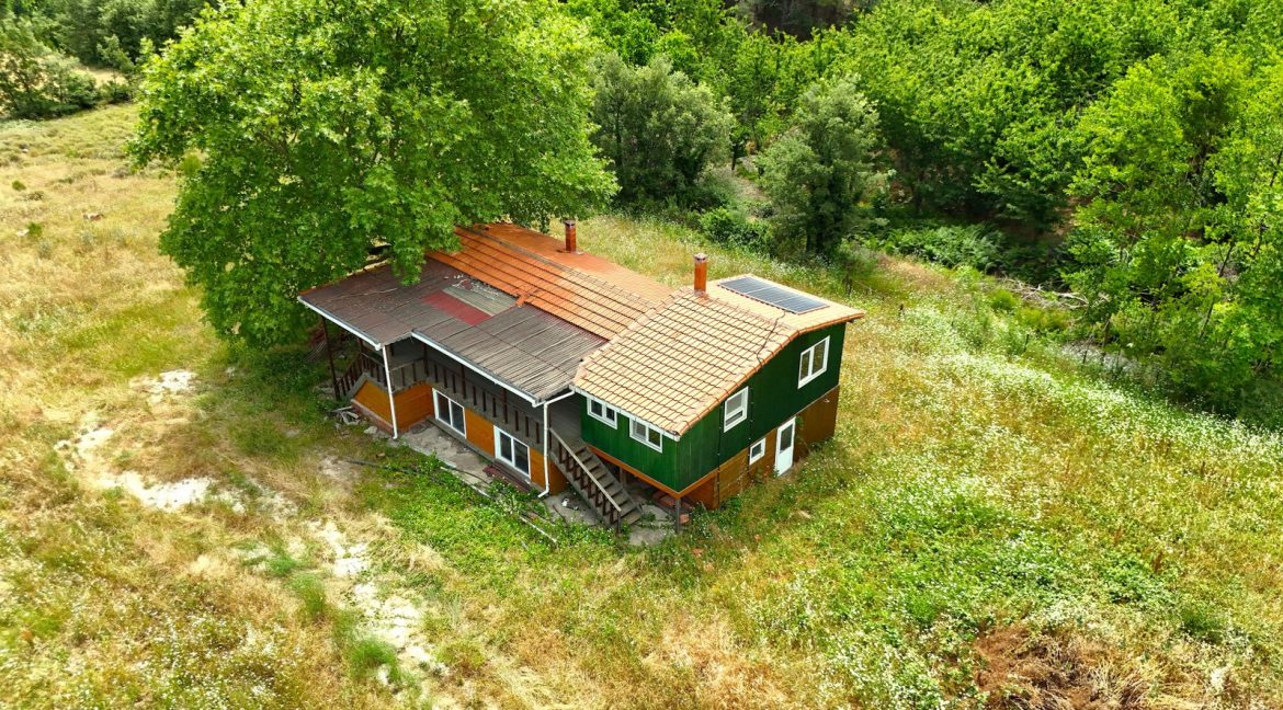 Bayramiç'te Satılık 27.343 m² Çiftlik Evi