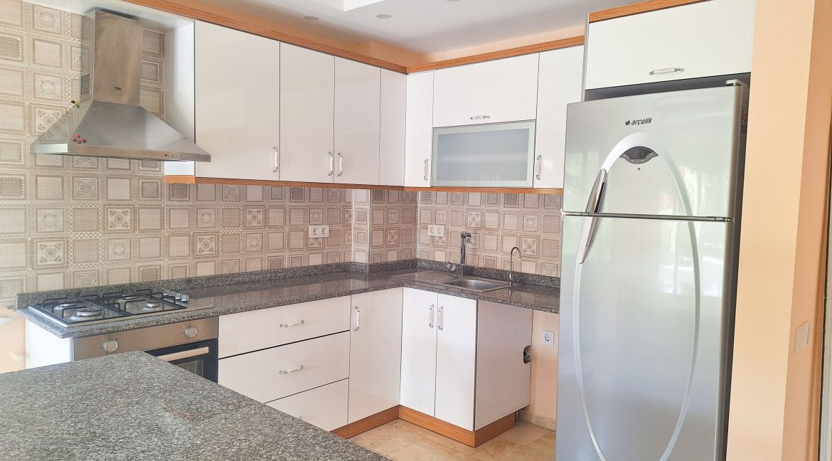 Narlı’da Kiralık Site İçinde 3+1 İkiz Villa