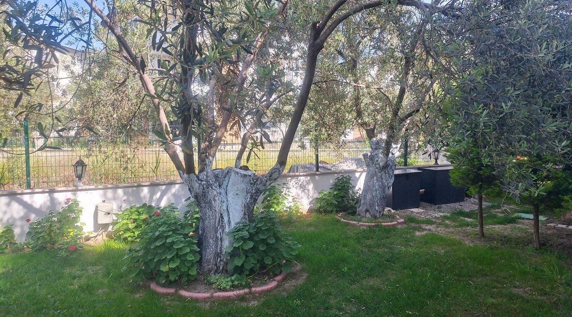 Narlı’da Kiralık Site İçinde 3+1 İkiz Villa