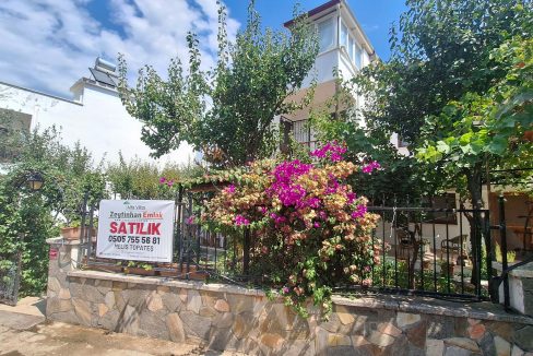 Narlı’da Doğa İçerisinde Satılık Tripleks Villa