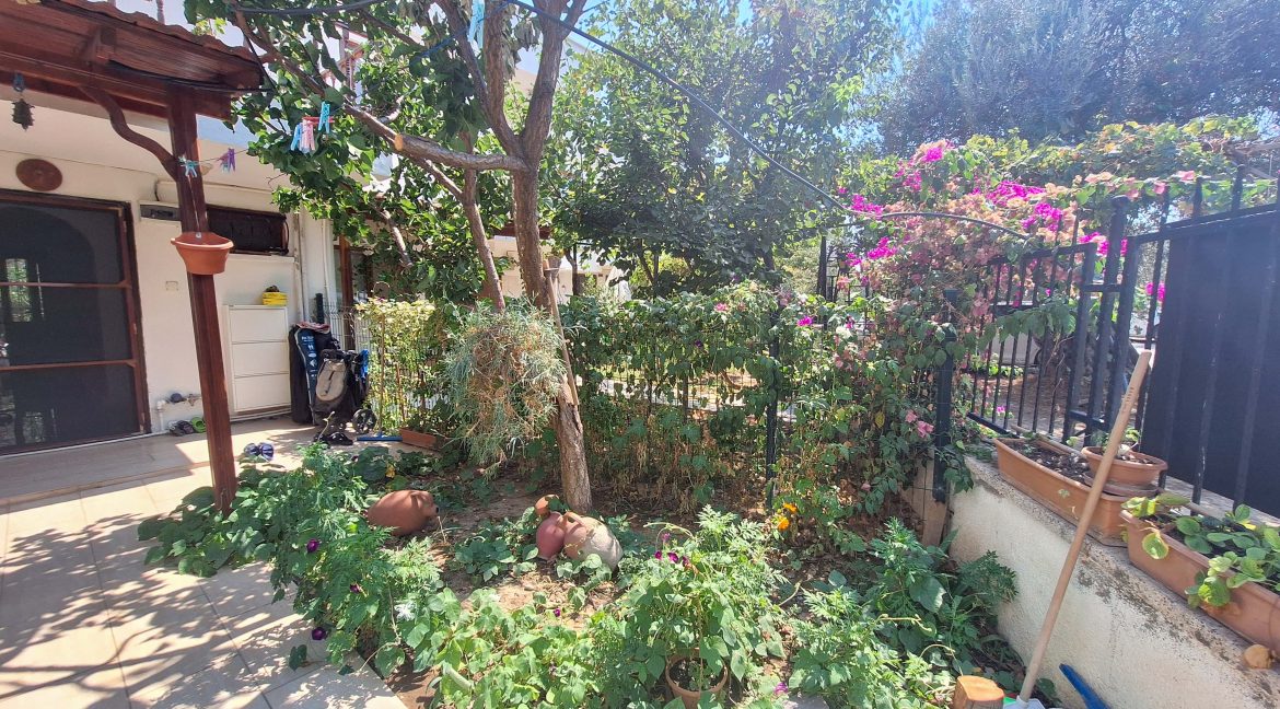 Narlı’da Doğa İçerisinde Satılık Tripleks Villa