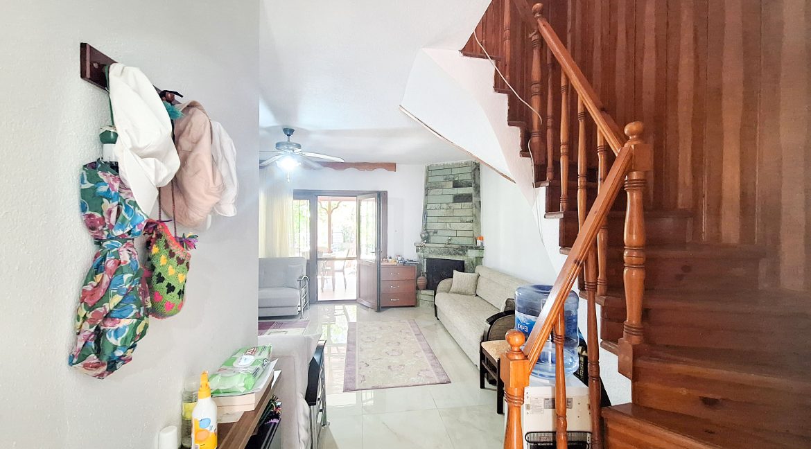 Narlı’da Doğa İçerisinde Satılık Tripleks Villa