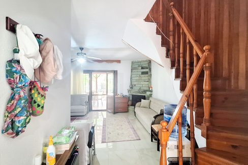 Narlı’da Doğa İçerisinde Satılık Tripleks Villa