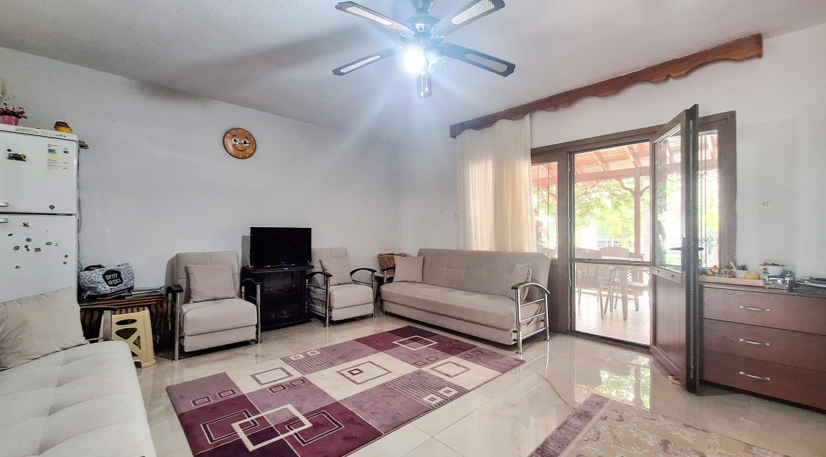 Narlı’da Doğa İçerisinde Satılık Tripleks Villa