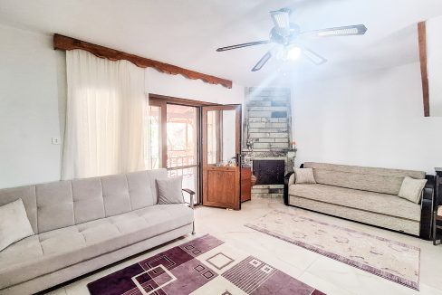 Narlı’da Doğa İçerisinde Satılık Tripleks Villa