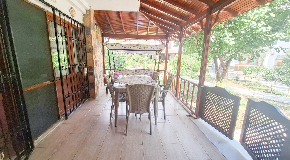 Narlı’da Doğa İçerisinde Satılık Tripleks Villa