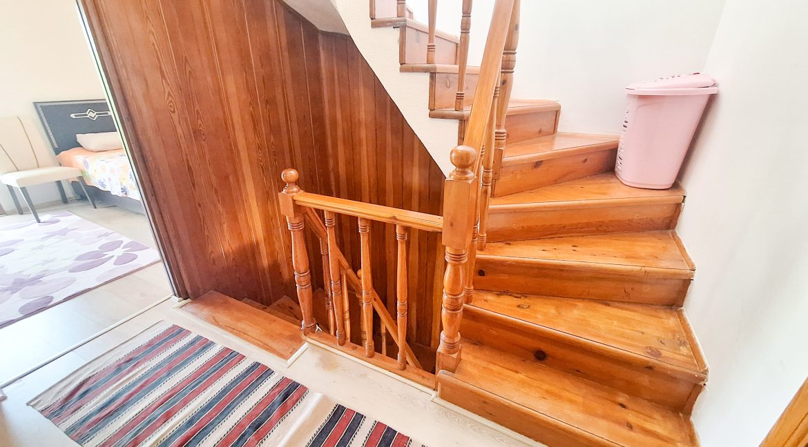 Narlı’da Doğa İçerisinde Satılık Tripleks Villa