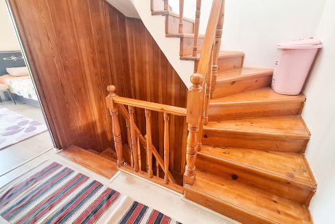 Narlı’da Doğa İçerisinde Satılık Tripleks Villa