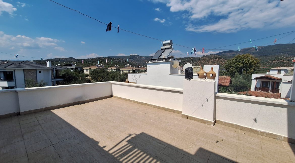 Narlı’da Doğa İçerisinde Satılık Tripleks Villa