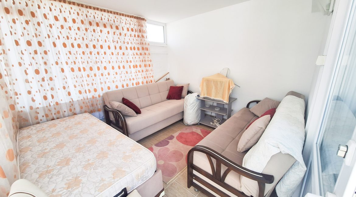 Narlı’da Doğa İçerisinde Satılık Tripleks Villa