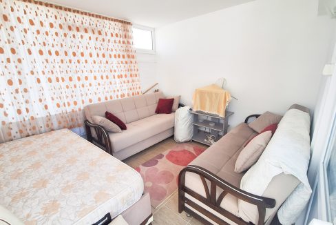 Narlı’da Doğa İçerisinde Satılık Tripleks Villa