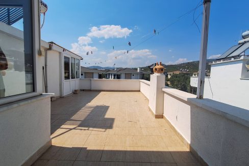 Narlı’da Doğa İçerisinde Satılık Tripleks Villa