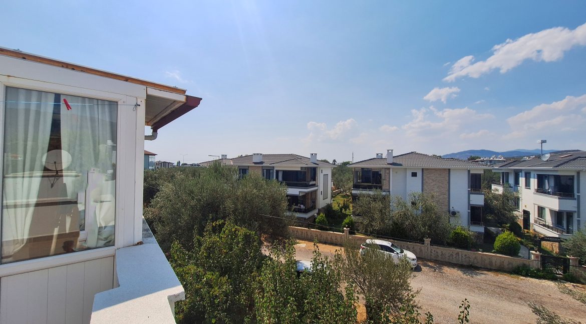 Narlı’da Doğa İçerisinde Satılık Tripleks Villa