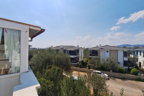 Narlı’da Doğa İçerisinde Satılık Tripleks Villa