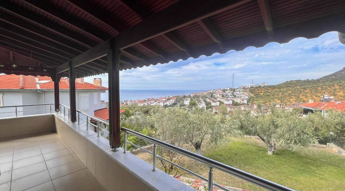 Mıhlı Mahallesi'nde Satılık 5+2 Yarı Müstakil Ev (13)