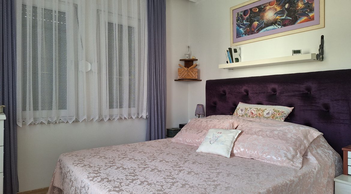 Mıhlı Mahallesi’nde Site içerisinde Satılık Bahçeli Tripleks