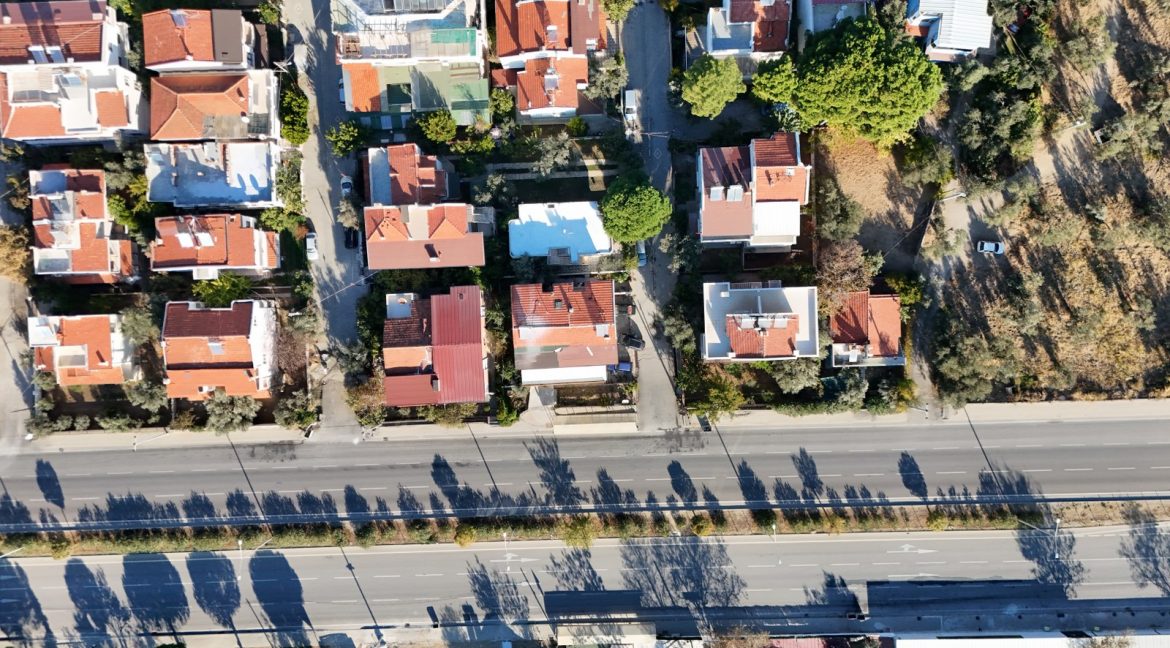 Küçükkuyu'da Satılık Özel Plajlı Müstakil Bina