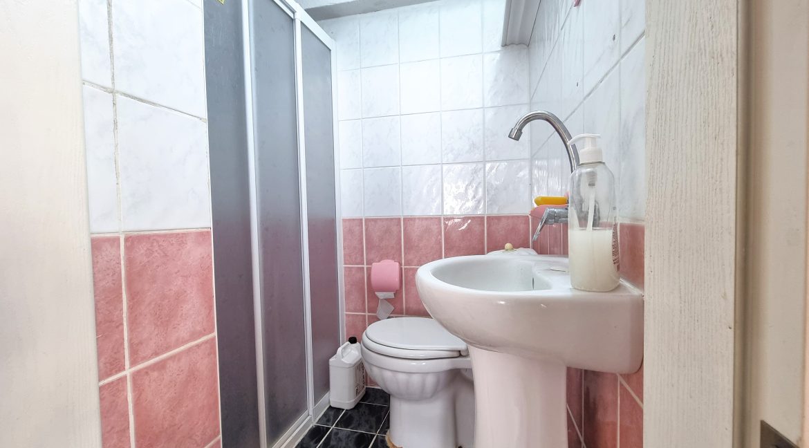 Küçükkuyu'da Satılık Bahçeli Manzaralı Tripleks