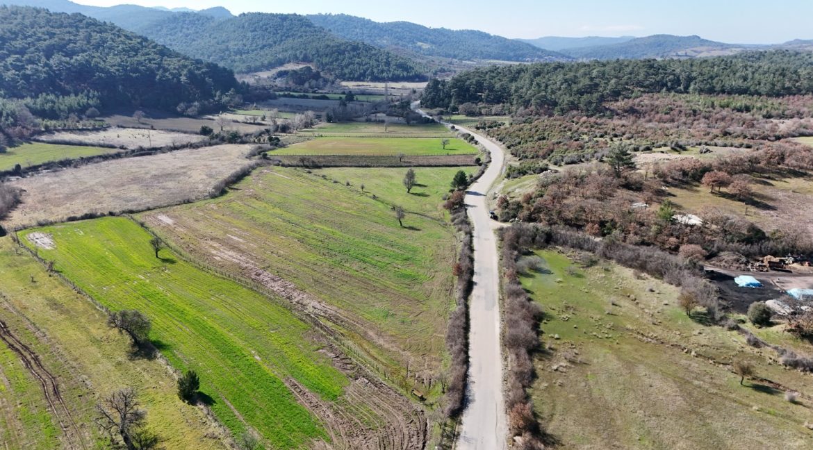 Baharlar Köyü'nde Satılık İki Adet Tarla