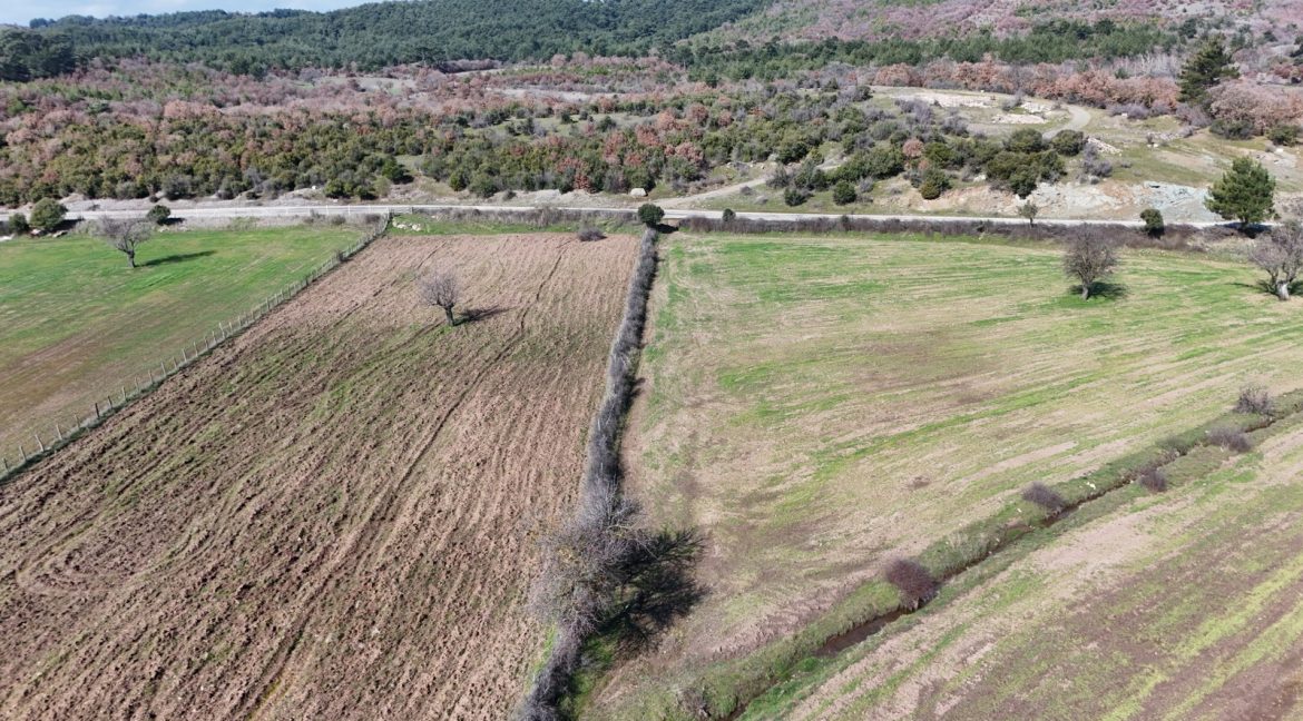 Baharlar Köyü'nde Satılık İki Adet Tarla