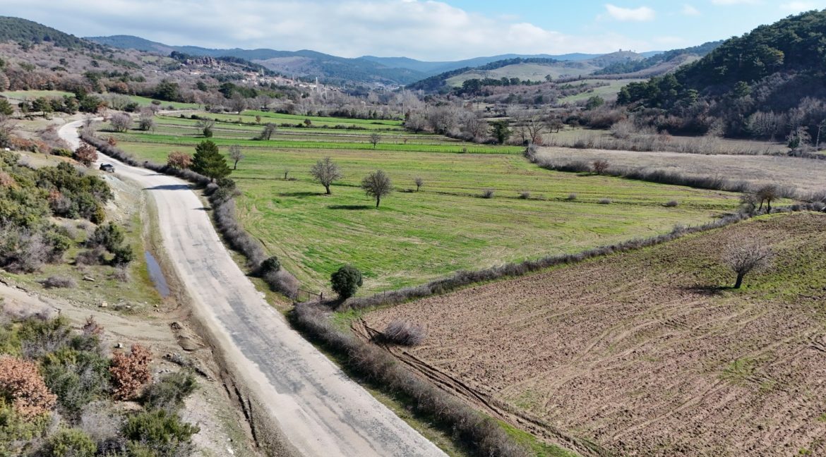 Baharlar Köyü'nde Satılık İki Adet Tarla