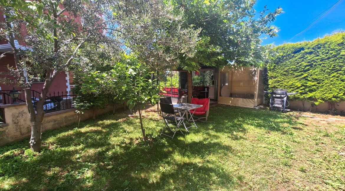 Küçükkuyu Mıhlı Mahallesi’nde Satılık Tam Müstakil Ev