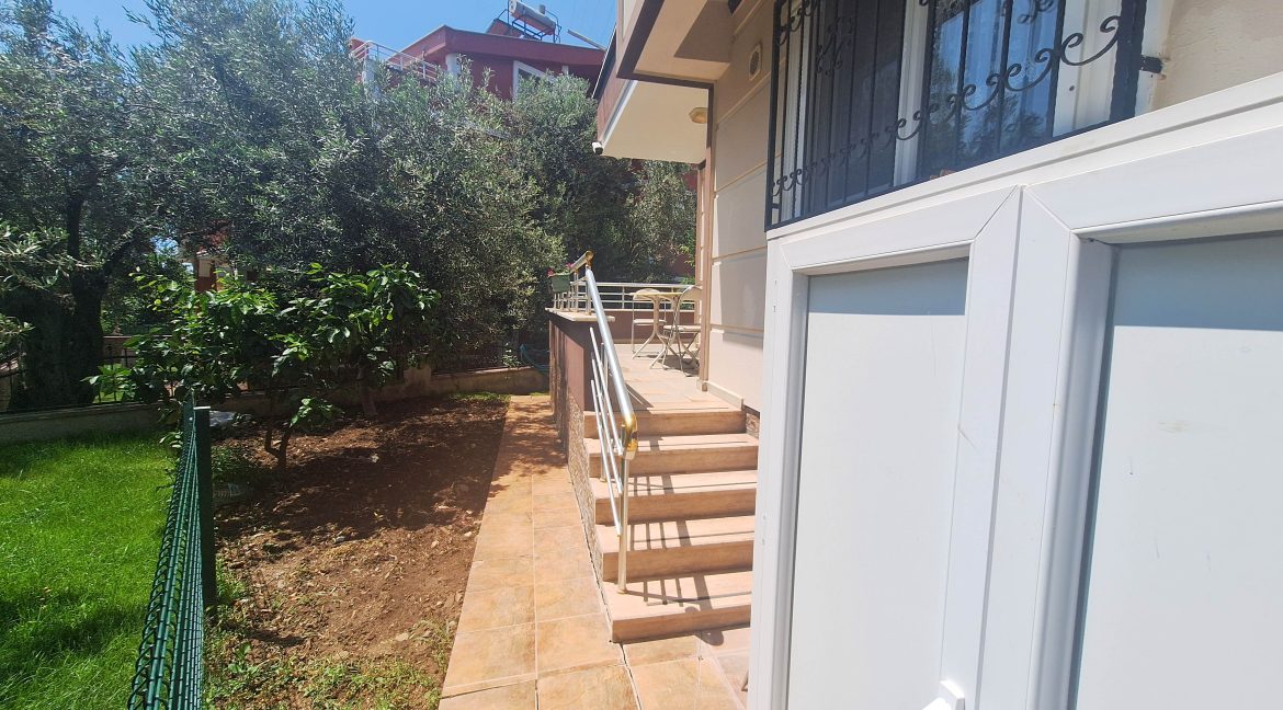 Küçükkuyu Mıhlı Mahallesi’nde Satılık Tam Müstakil Ev