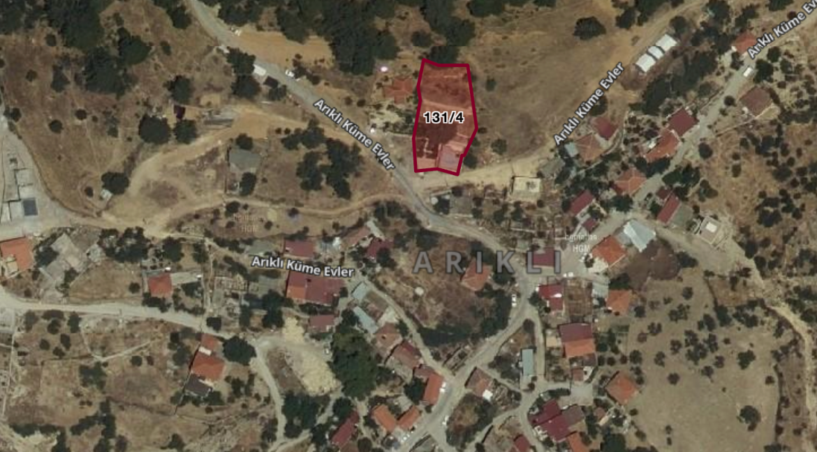 Arıklı Kanyonunda Deniz ve Doğa Manzaralı Taş Ev