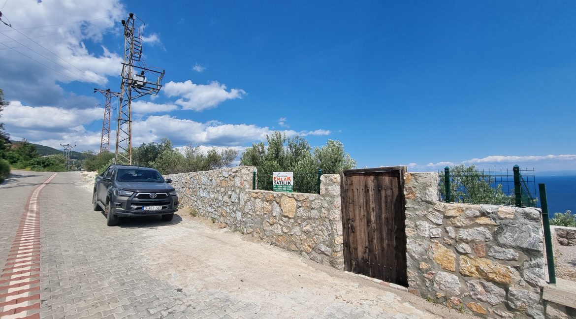 Sazlı Köyü'nde Satılık Elektriği, Suyu ve Taş Duvarları Olan Zeytinlik (44)