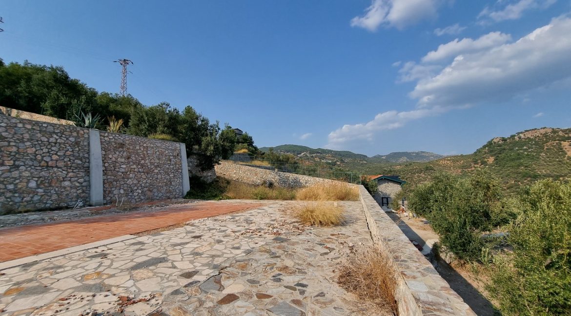 Sazlı Köyü'nde Satılık Elektriği, Suyu ve Taş Duvarları Olan Zeytinlik (65)