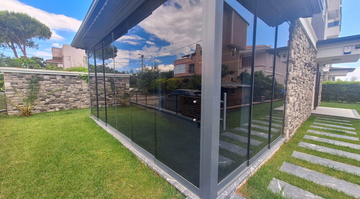 Narlı Mahallesi’nde Satılık Sıfır 4+2 Tam Müstakil çift Teraslı Tripleks