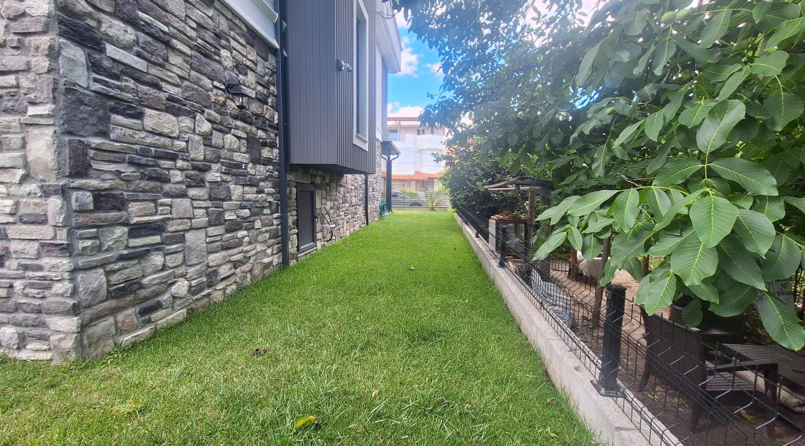 Narlı Mahallesi’nde Satılık Sıfır 4+2 Tam Müstakil çift Teraslı Tripleks