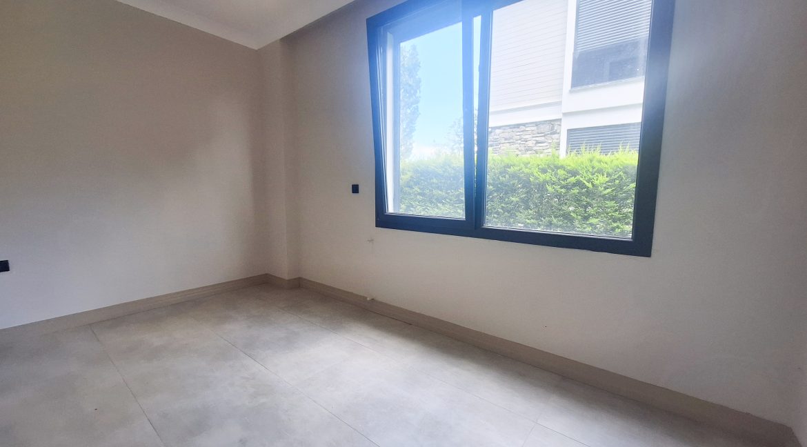 Narlı Mahallesi’nde Satılık Sıfır 4+2 Tam Müstakil çift Teraslı Tripleks