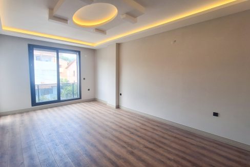 Narlı Mahallesi’nde Satılık Sıfır 4+2 Tam Müstakil çift Teraslı Tripleks