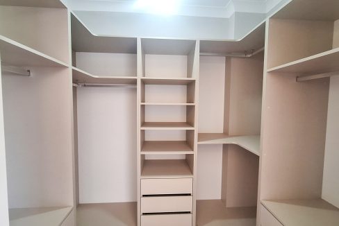 Narlı Mahallesi’nde Satılık Sıfır 4+2 Tam Müstakil çift Teraslı Tripleks