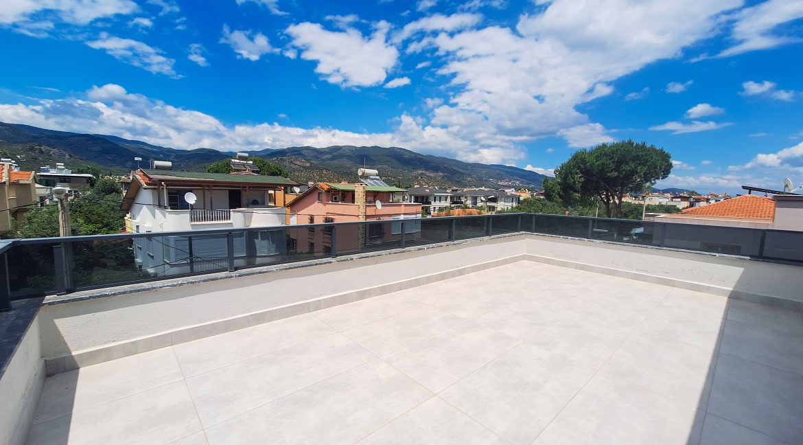 Narlı Mahallesi’nde Satılık Sıfır 4+2 Tam Müstakil çift Teraslı Tripleks