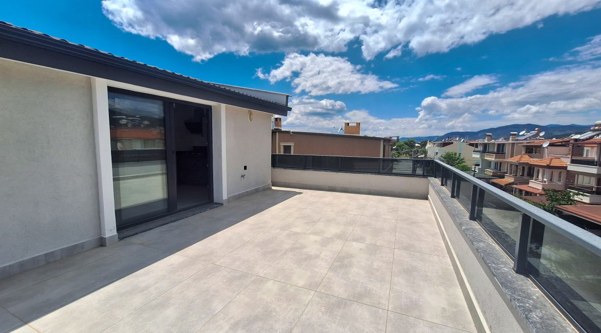 Narlı Mahallesi’nde Satılık Sıfır 4+2 Tam Müstakil çift Teraslı Tripleks