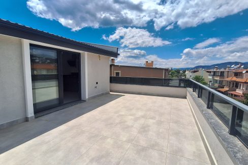 Narlı Mahallesi’nde Satılık Sıfır 4+2 Tam Müstakil çift Teraslı Tripleks