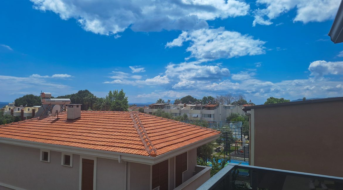 Narlı Mahallesi’nde Satılık Sıfır 4+2 Tam Müstakil çift Teraslı Tripleks