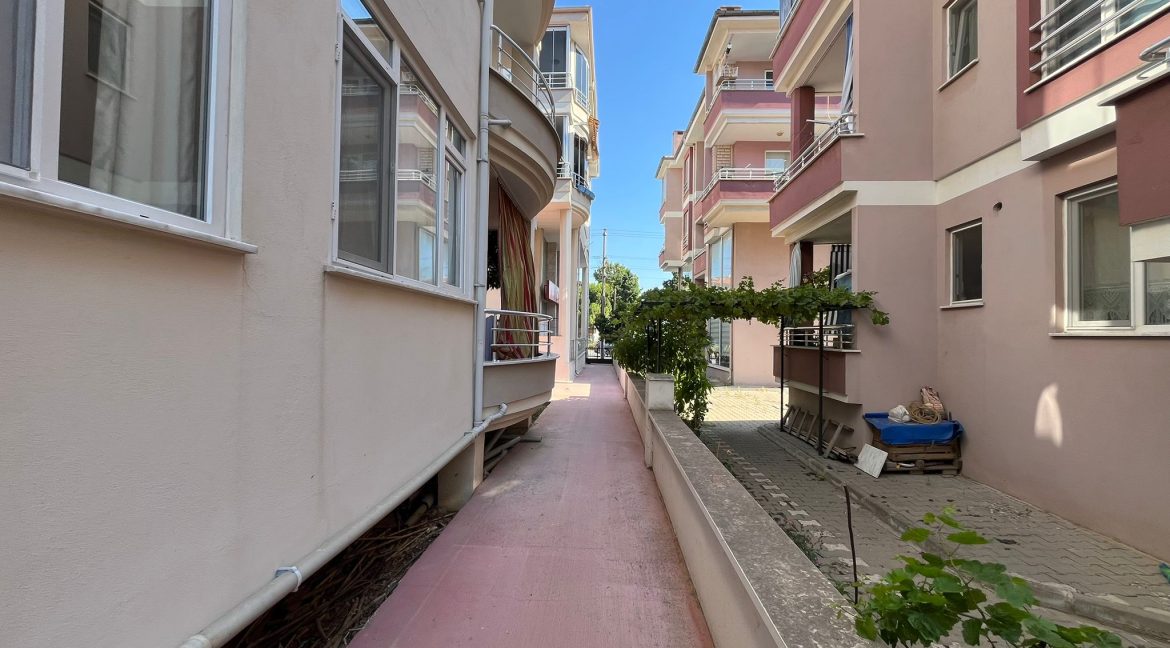 Küçükkuyu Merkezde Satılık 2+1 Satılık Avantajlı Daire (18)