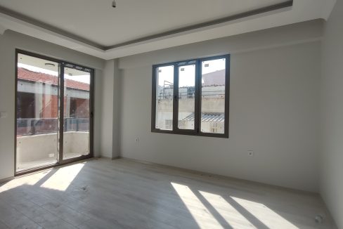 Küçükkuyu'da Satılık 2+1 Daire (9)