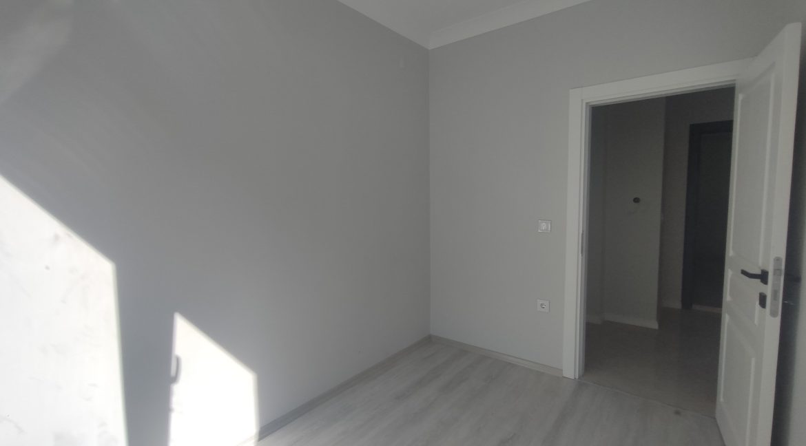 Küçükkuyu'da Satılık Ara Kat 2+1 Daire (9)