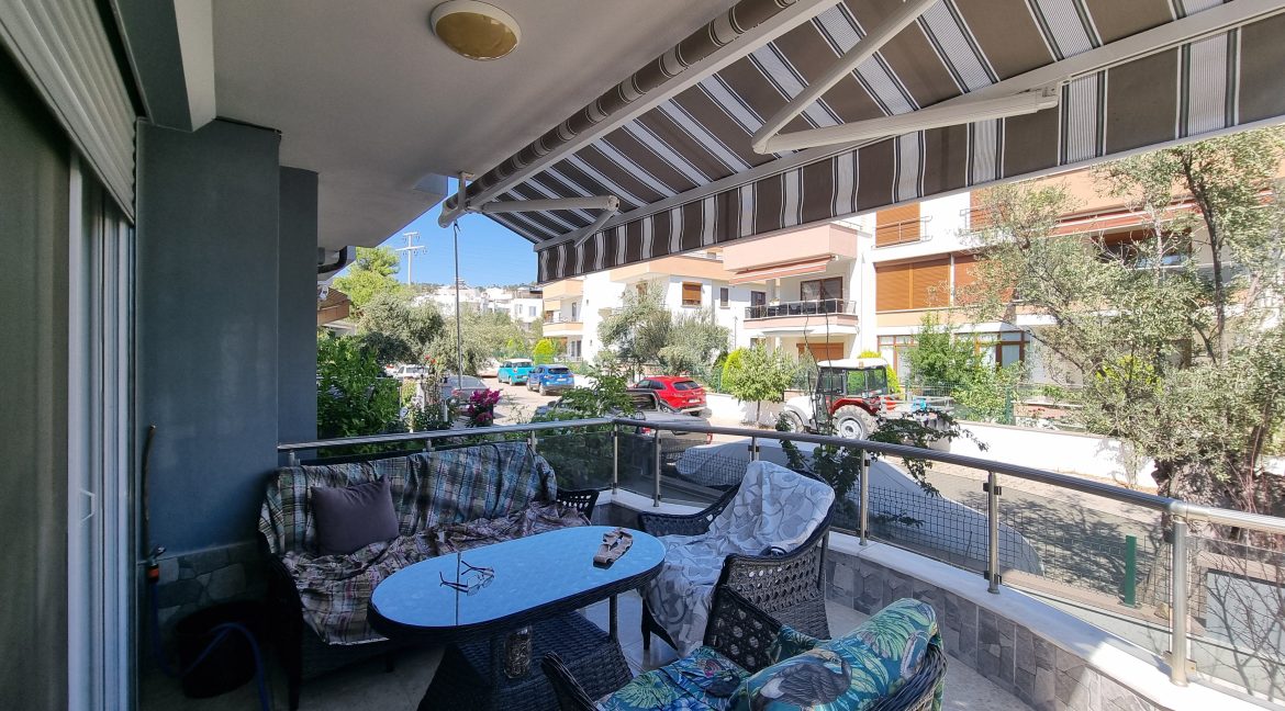 Küçükkuyu Mıhlı Mahallesi'nde Satılık İkiz Müstakil Ev