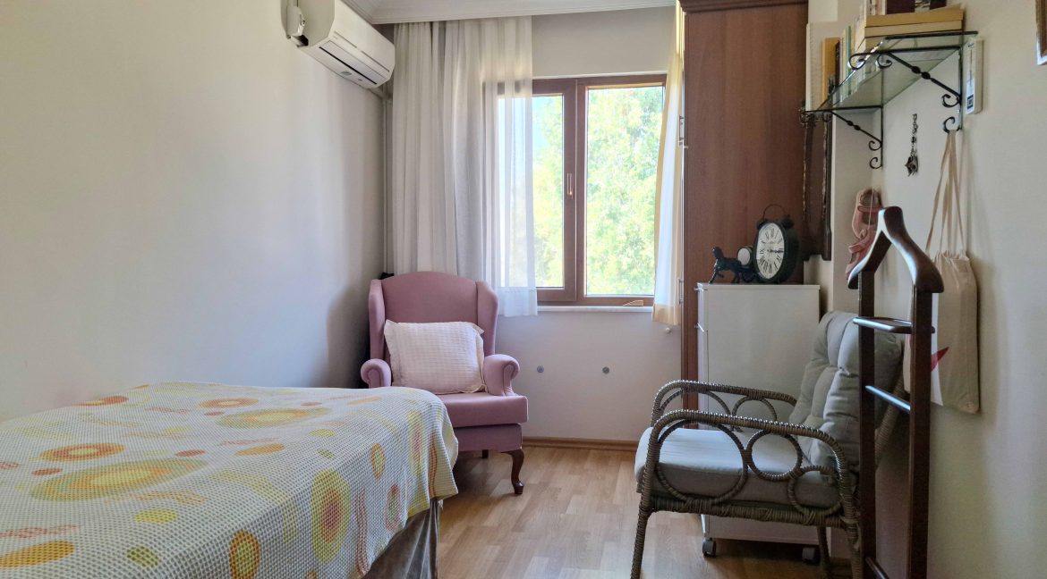 Altınoluk Narlı Sahili’nde Satılık 2+1 Daire