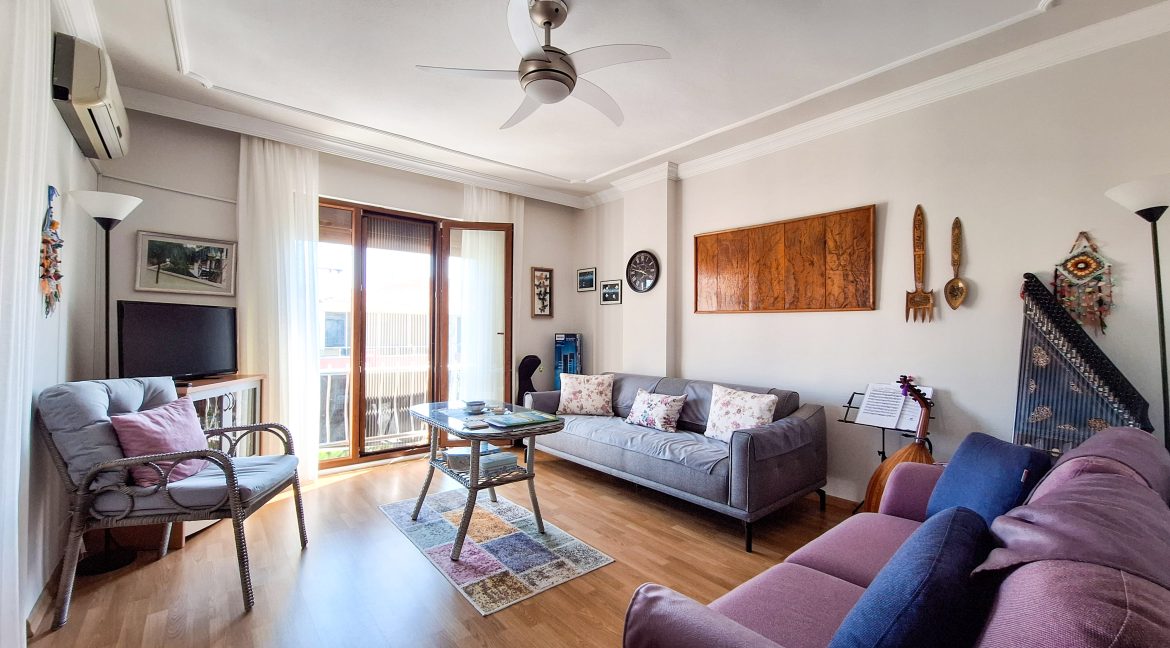 Altınoluk Narlı Sahili’nde Satılık 2+1 Daire