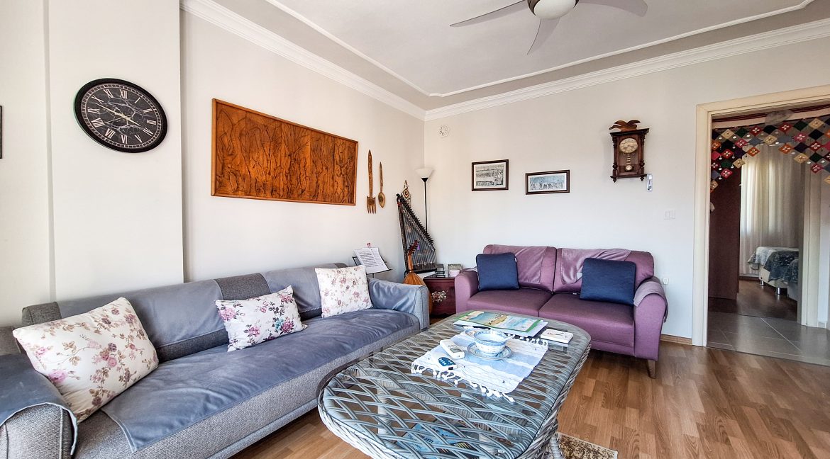 Altınoluk Narlı Sahili’nde Satılık 2+1 Daire