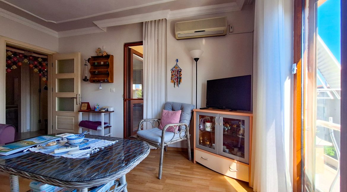 Altınoluk Narlı Sahili’nde Satılık 2+1 Daire