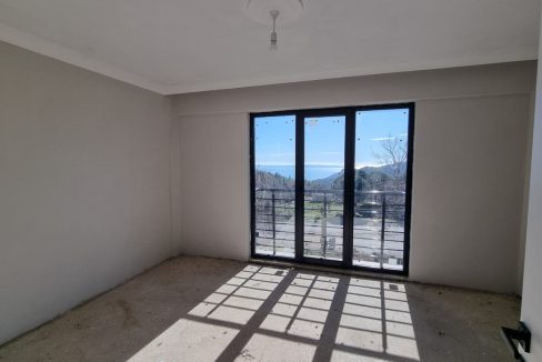 Ayvacık Yeniçam Köyü Girişi'nde Satılık Kiralık Müstakil Evler (15)