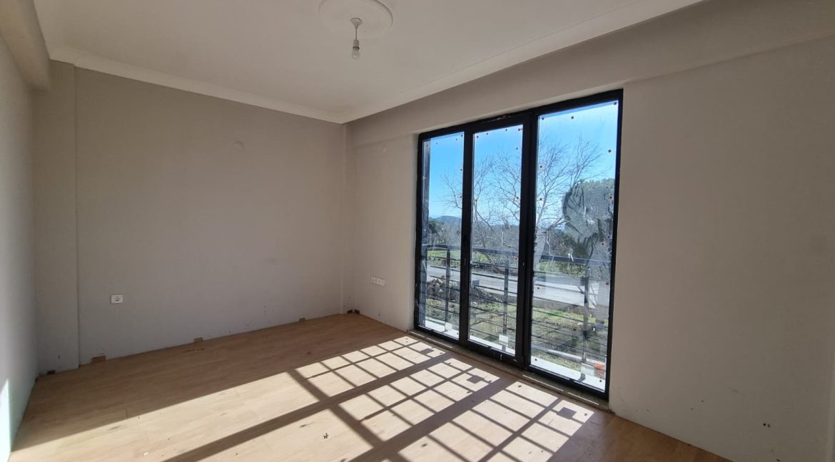 Ayvacık Yeniçam Köyü Girişi'nde Satılık Kiralık Müstakil Evler (2)